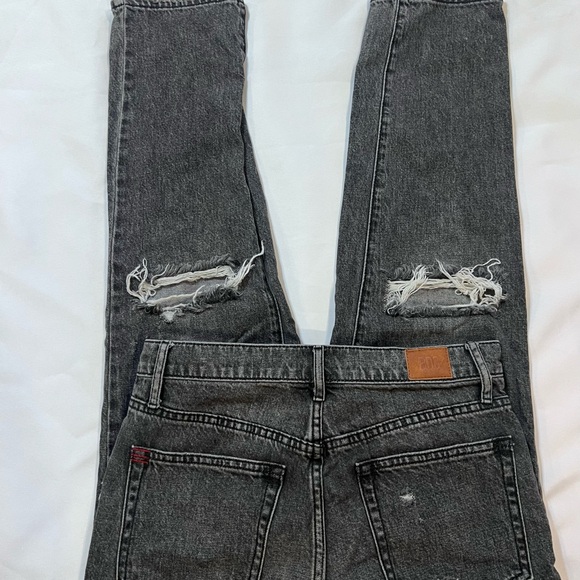 BDG Slim Straight Black Jeans Distressed Black Denim Button Fly
Women’s 27 - Picture 4 of 5